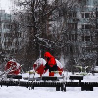 Коммунальщикам теперь не скучно. :: Василий Палий