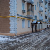 Во дворике :: Александр Синдерёв