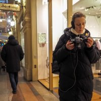 Зарисовка из ГУМа :: юрий поляков Зарисовка из ГУМа :: юрий поляков