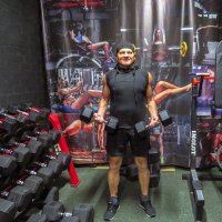 К Новому Году зал обзавелся новыми гантелями :: Сергей Цветков