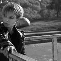 ДЕВУШКА В ГОРОДЕ :: Елена Панова