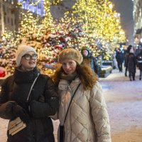 Прогуливаясь по праздничной Москве :: Николай Галкин Прогуливаясь по праздничной Москве :: Николай Галкин