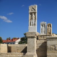 Камни древнего Херсонеса :: Леонид 