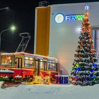 Настоящий питерский трамвайчик обрел свою вторую жизнь на севере в Ухте :: Николай Зиновьев
