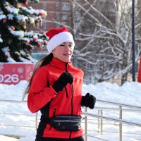 Снегурочки бегут. :: Наталья Вязигина