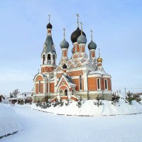 Однажды у храма в Бердске . :: Мила Бовкун