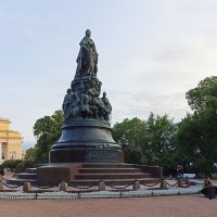 Екатериненский сквер.Памятник Екатерине. СПб. :: Лилия *