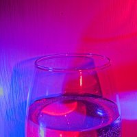 два цвета и бокал :: Giant Tao /