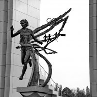 У стадиона " Динамо " ... :: Николай Саржанов