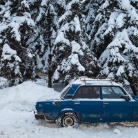 Старая "Лада" в снегу :: Александр Синдерёв
