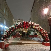 кружила сильная  метель, впивалась острыми иголками.. :: Галина R...