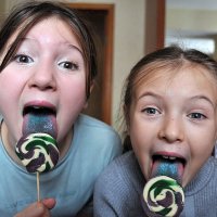 А раньше были красные ПЕТУШКИ )) :: Владимир Хиль