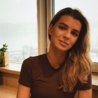 Девушка в кафе :: Илья Шенгелия