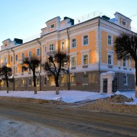 Чебоксары. Дом по ул. Дзержинского 25. :: Пётр Чернега Чебоксары. Дом по ул. Дзержинского 25. :: Пётр Чернега