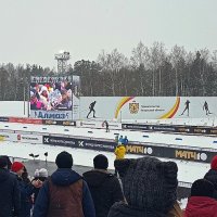 На трибунах активные болельщики Кирилла Бажина :: Galina Solovova