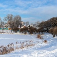 Пляж не работает, но зато появилась лыжня. :: Анатолий. Chesnavik. Пляж не работает, но зато появилась лыжня. :: Анатолий. Chesnavik.