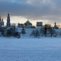 Москва. Морозный вечер у Новодевичьего... :: Наташа *****