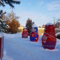 Вечерний хоровод матрёшек :: Galina Solovova