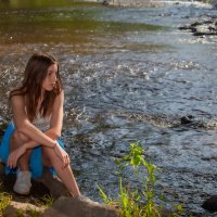 Детство, как вода в реке, стремительно - уж на пороге юности... :: Valziwa 