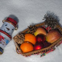 И пусть "художник" сказку дарит - Зимы прекрасной натюрморт... :: Римма Волченко