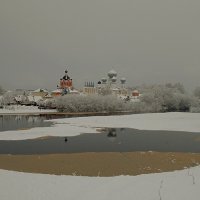 Зимним днём на реке Тихвинка :: Сергей Кочнев