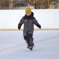 На дворовом катке :: Любовь Сахарова