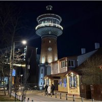 Вечер. Водонапорная башня. (Музей кошек). :: Валерия Комова