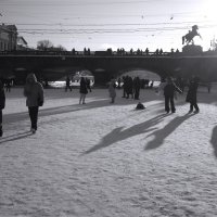 шумная городская река :: sv.kaschuk 