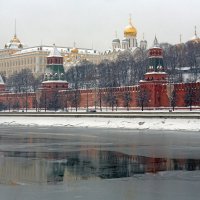 Кремлёвская набережная 14 января :: Михаил Бибичков