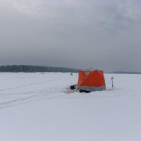 "Красная палатка". (Вспомнился кинофильм). :: Михаил "Skipper" "Красная палатка". (Вспомнился кинофильм). :: Михаил "Skipper"