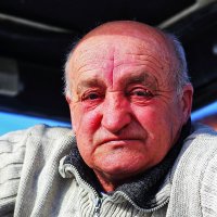 Знакомый тракторист :: Юрий Гайворонскiий