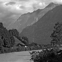 Одинокий домик в Альпах :: Valziwa