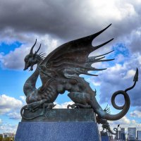 Зилант у Центра семьи :: Irene Irene