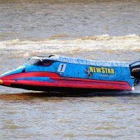 Немного касаясь воды. :: Евгений Седов