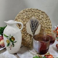 Уютный стол с самоваром и яблоками :: Елена Сухорученкова