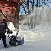 Уборка снега в парке Хуамин :: ИРЭН@ .