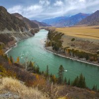Бирюзовая осенняя Катунь :: елена беликова