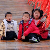 После бега по подвесному мосту, дети решили отдыхать :: Георгий А