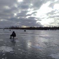 На зимней рыбалке. :: Сергей Рожков На зимней рыбалке. :: Сергей Рожков