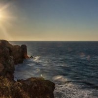 Солнце у морских скал :: Игорь Сарапулов