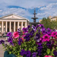 Ухта. Храм Стефана Великопермского (бывший ЦДК Нефтяников) :: Николай Зиновьев