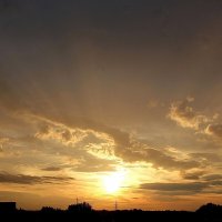 Закат над городом :: Галина Нестратова