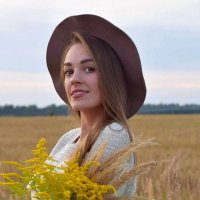 Девушка в красивой улыбкой :: Наталья ***