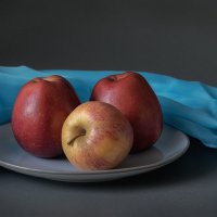 Натюрморт с яблоками. :: Лилия * Натюрморт с яблоками. :: Лилия *