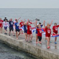 Праздничный зимний заплыв :: Александр Рыжов