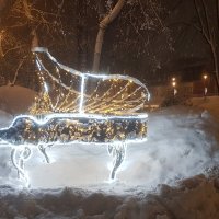 Рояль в кустах заметает снегом ( 4 марта) :: Galina Solovova