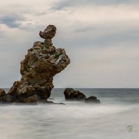 Пасмурный взгляд скалы Петух :: Игорь Сарапулов