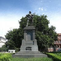 Памятник основателю аргентинской столицы Хуану де Гараю. :: unix (Илья Утропов)