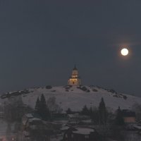 Лисья гора с расположенной на её вершине сторожевой башней является узнаваемым символом Нижнего Таги :: Serega SchütZ