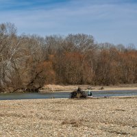 Март, река Кубань :: Игорь Сикорский